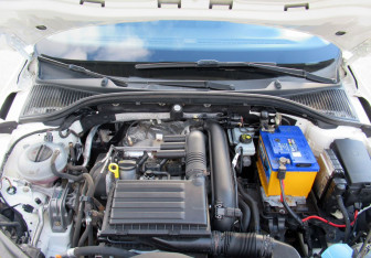 Подержанный автомобиль Skoda Octavia Liftback 2013 года (10 фото)