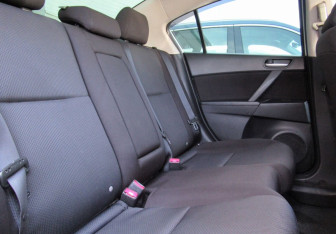 Подержанный автомобиль Mazda 3 Sedan 2011 года (18 фото)