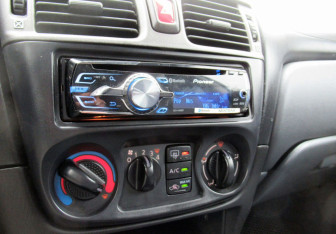 Подержанный автомобиль Nissan Almera Sedan 2004 года (17 фото)