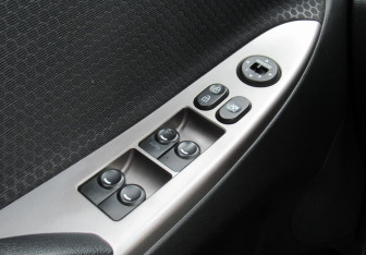 Подержанный автомобиль Hyundai Solaris Hatchback 2014 года (15 фото)