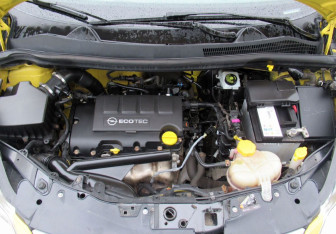 Подержанный автомобиль Opel Corsa 2011 года (19 фото)