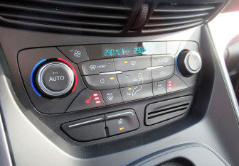 Подержанный автомобиль Ford Kuga 2018 года (14 фото)