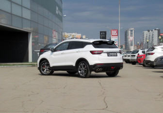 Подержанный автомобиль Geely Coolray 2023 года (7 фото)