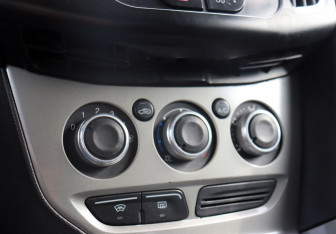 Подержанный автомобиль Ford Focus Hatchback 2012 года (16 фото)