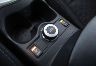 Подержанный автомобиль Nissan Qashqai 2017 года (15 фото)