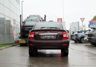 Подержанный автомобиль LADA (ВАЗ) Priora Hatchback 2011 года (6 фото)