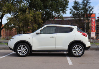 Подержанный автомобиль Nissan Juke 2013 года (8 фото)