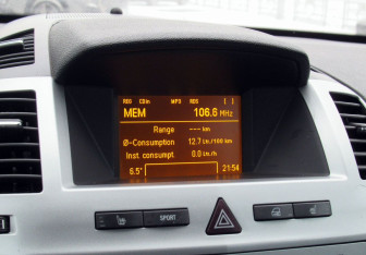 Подержанный автомобиль Opel Zafira Compactvan 2011 года (13 фото)