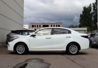 Подержанный автомобиль Kia Rio Sedan 2020 года (8 фото)