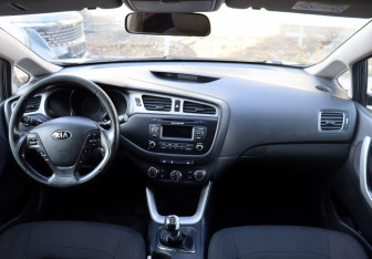 Подержанный автомобиль Kia Ceed Wagon 2014 года (12 фото)