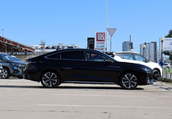 Подержанный автомобиль Chery Arrizo 8 2023 года (4 фото)