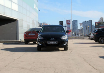 Подержанный автомобиль Hyundai Solaris Sedan 2013 года (2 фото)