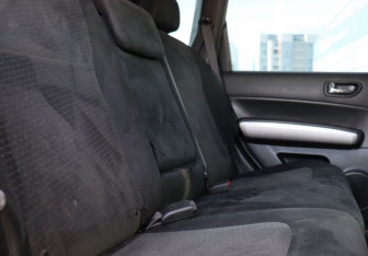 Подержанный автомобиль Nissan X-Trail 2012 года (10 фото)