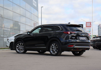 Подержанный автомобиль Mazda CX-9 2018 года (5 фото)