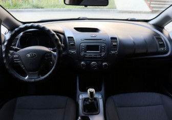 Подержанный автомобиль Kia Cerato Sedan 2015 года (13 фото)