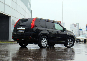 Подержанный автомобиль Nissan X-Trail 2008 года (5 фото)