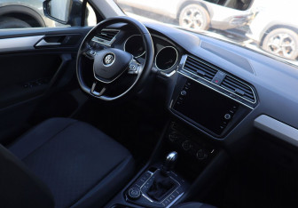 Подержанный автомобиль Volkswagen Tiguan 2018 года (12 фото)