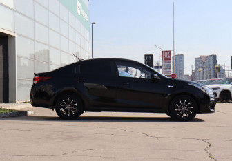 Подержанный автомобиль Kia Rio Sedan 2017 года (4 фото)