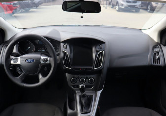 Подержанный автомобиль Ford Focus Hatchback 2012 года (14 фото)