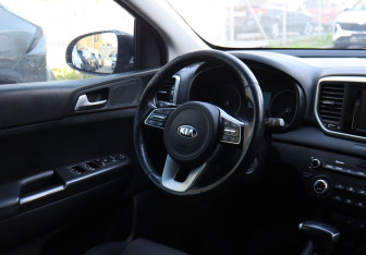 Подержанный автомобиль Kia Sportage 2018 года (12 фото)