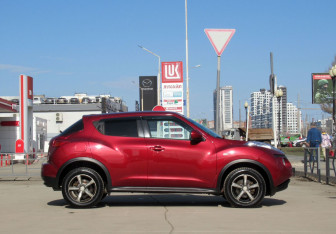 Подержанный автомобиль Nissan Juke 2011 года (4 фото)