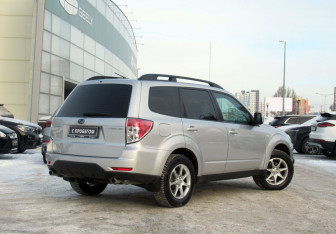 Подержанный автомобиль Subaru Forester Suv 2008 года (5 фото)
