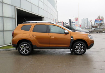 Подержанный автомобиль Renault Duster 2021 года (4 фото)
