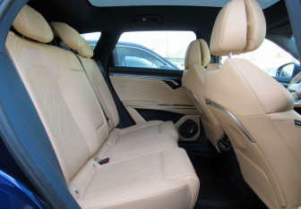 Подержанный автомобиль Voyah Free 2022 года (11 фото)