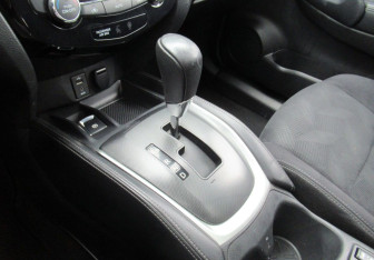 Подержанный автомобиль Nissan X-Trail 2016 года (18 фото)