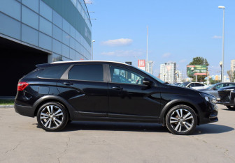 Подержанный автомобиль LADA (ВАЗ) Vesta Wagon 2019 года (4 фото)