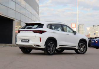 Подержанный автомобиль Exeed LX 2022 года (5 фото)