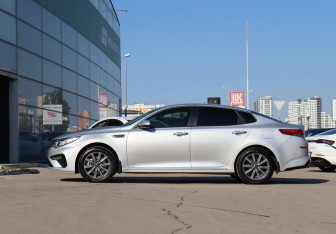 Подержанный автомобиль Kia Optima Sedan 2019 года (8 фото)