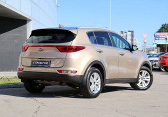 Подержанный автомобиль Kia Sportage 2017 года (5 фото)