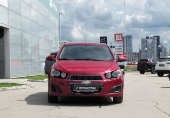 Подержанный автомобиль Chevrolet Aveo Sedan 2013 года (2 фото)