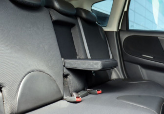 Подержанный автомобиль Nissan Note 2013 года (19 фото)