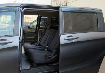 Подержанный автомобиль Honda Freed 2009 года (15 фото)