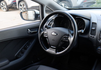 Подержанный автомобиль Kia Cerato Sedan 2018 года (12 фото)