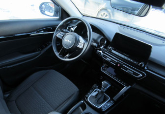 Подержанный автомобиль Kia Seltos 2022 года (21 фото)