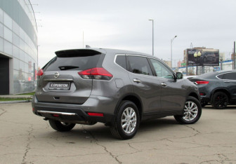 Подержанный автомобиль Nissan X-Trail 2019 года (5 фото)