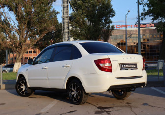 Подержанный автомобиль LADA (ВАЗ) Granta Sedan 2019 года (7 фото)
