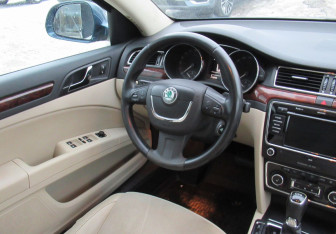 Подержанный автомобиль Skoda Superb Wagon 2012 года (16 фото)