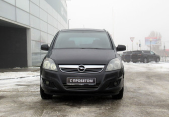 Подержанный автомобиль Opel Zafira Compactvan 2011 года (2 фото)