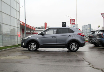 Подержанный автомобиль Hyundai Creta 2019 года (8 фото)