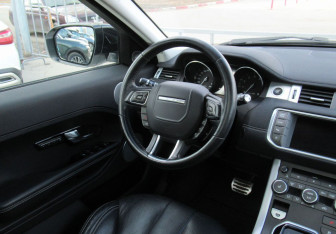 Подержанный автомобиль Land Rover Range Rover Evoque 2012 года (16 фото)