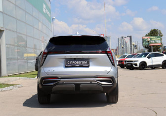 Подержанный автомобиль Geely Atlas 2024 года (6 фото)