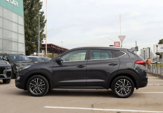 Подержанный автомобиль Hyundai Tucson 2020 года (8 фото)