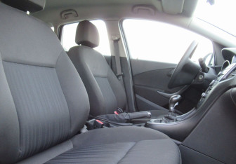 Подержанный автомобиль Opel Astra Hatchback 2013 года (10 фото)