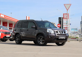 Подержанный автомобиль Nissan X-Trail 2012 года (3 фото)