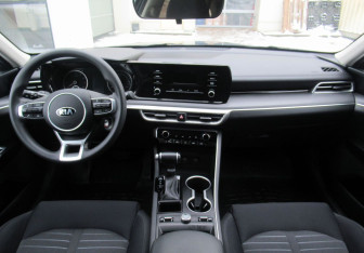 Подержанный автомобиль Kia K5 2020 года (13 фото)