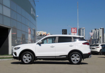 Подержанный автомобиль Geely Atlas Pro 2024 года (8 фото)